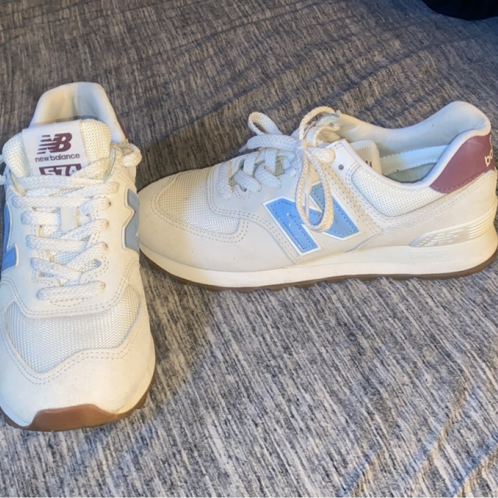 574 New Balance shoes size 8.5, almost new condition